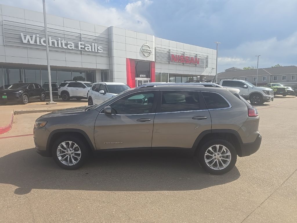 Used 2019 Jeep Cherokee Latitude with VIN 1C4PJLCBXKD366943 for sale in Wichita Falls, TX