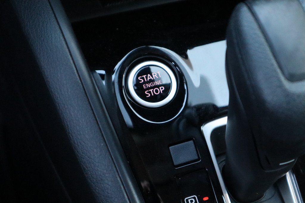 2025 Nissan Versa Sedan SV - Photo 17