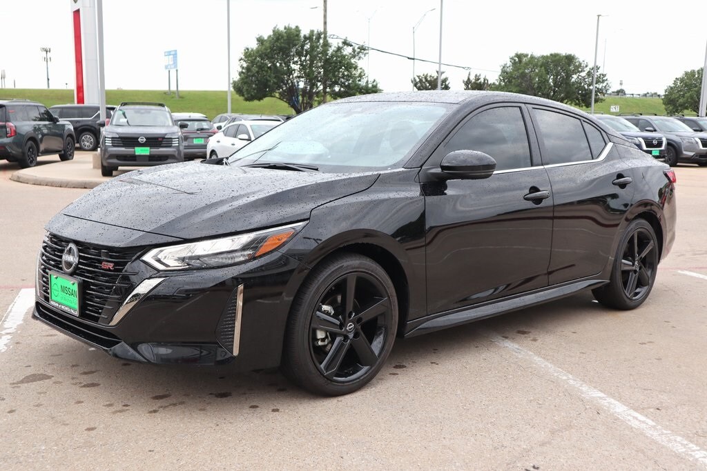 2025 Nissan Sentra SR photo 3