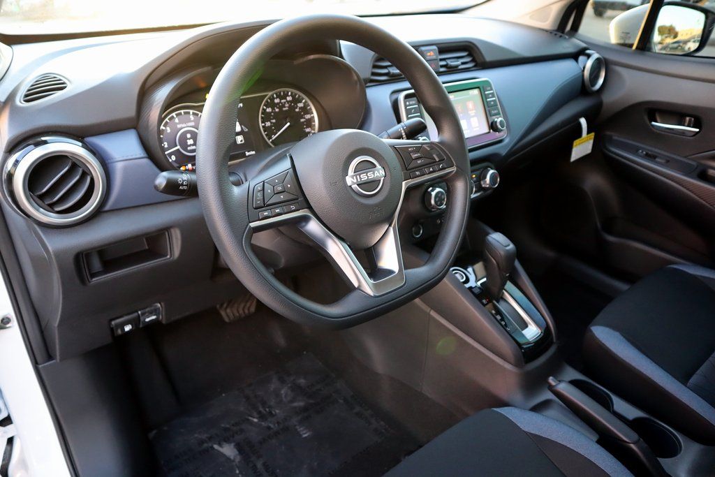 2025 Nissan Versa Sedan SV - Photo 13