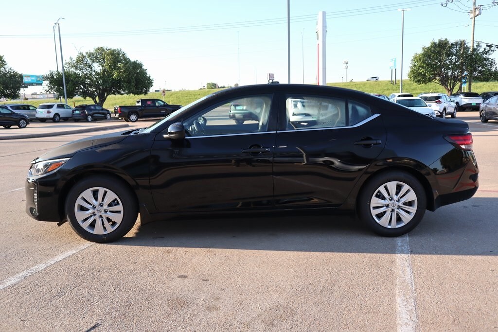 2025 Nissan Sentra S photo 2