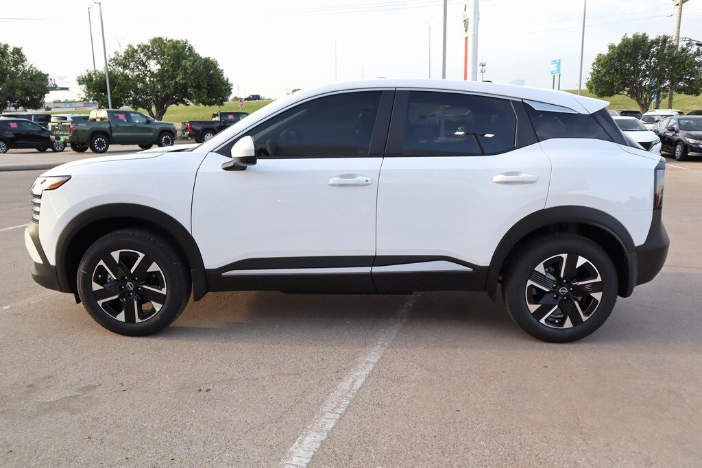 2025 Nissan Kicks SV photo 2