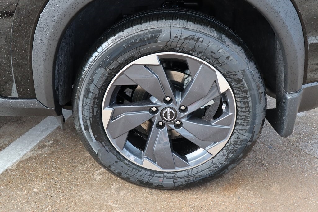 2026 Nissan Rogue SV photo 3