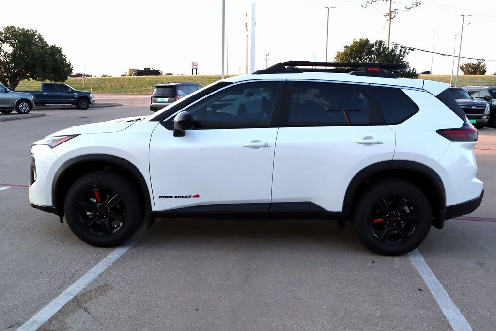 2026 Nissan Rogue SV photo 2
