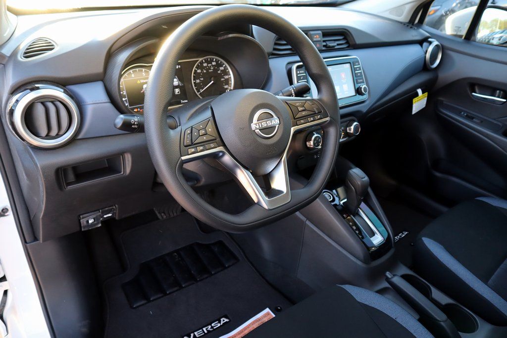 2025 Nissan Versa Sedan SV - Photo 13