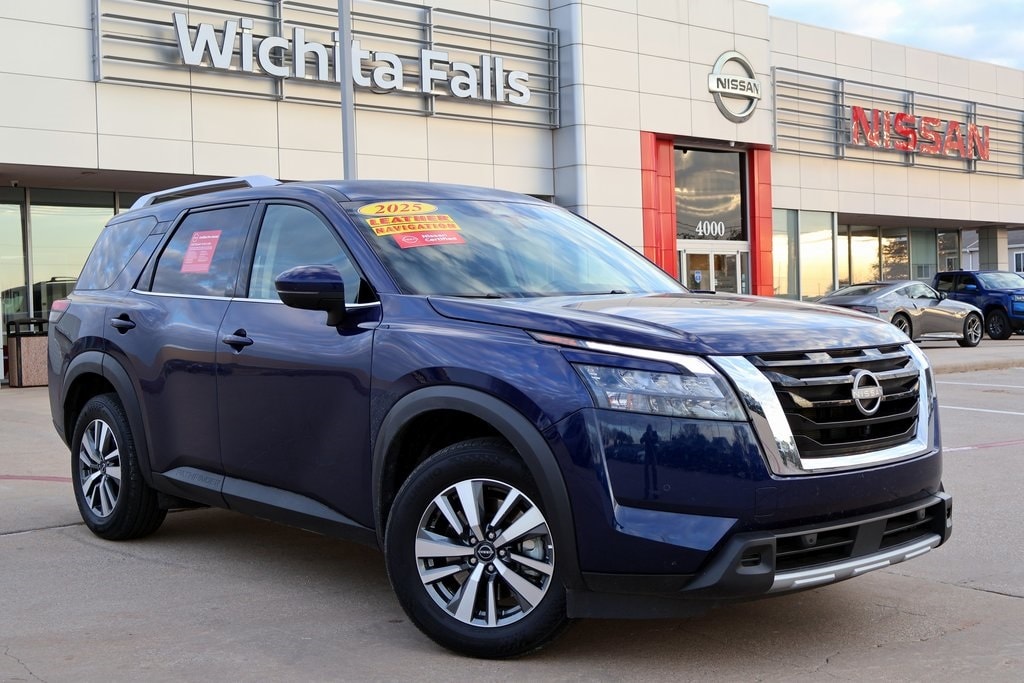 2025 Nissan Pathfinder SL