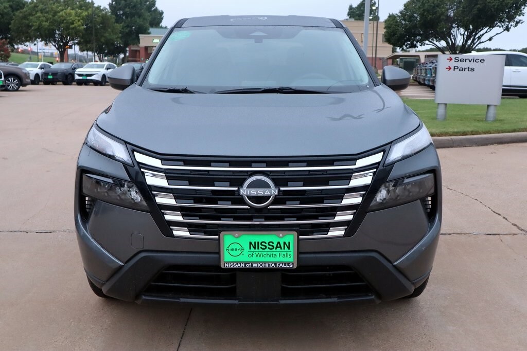 2026 Nissan Rogue SV photo 4