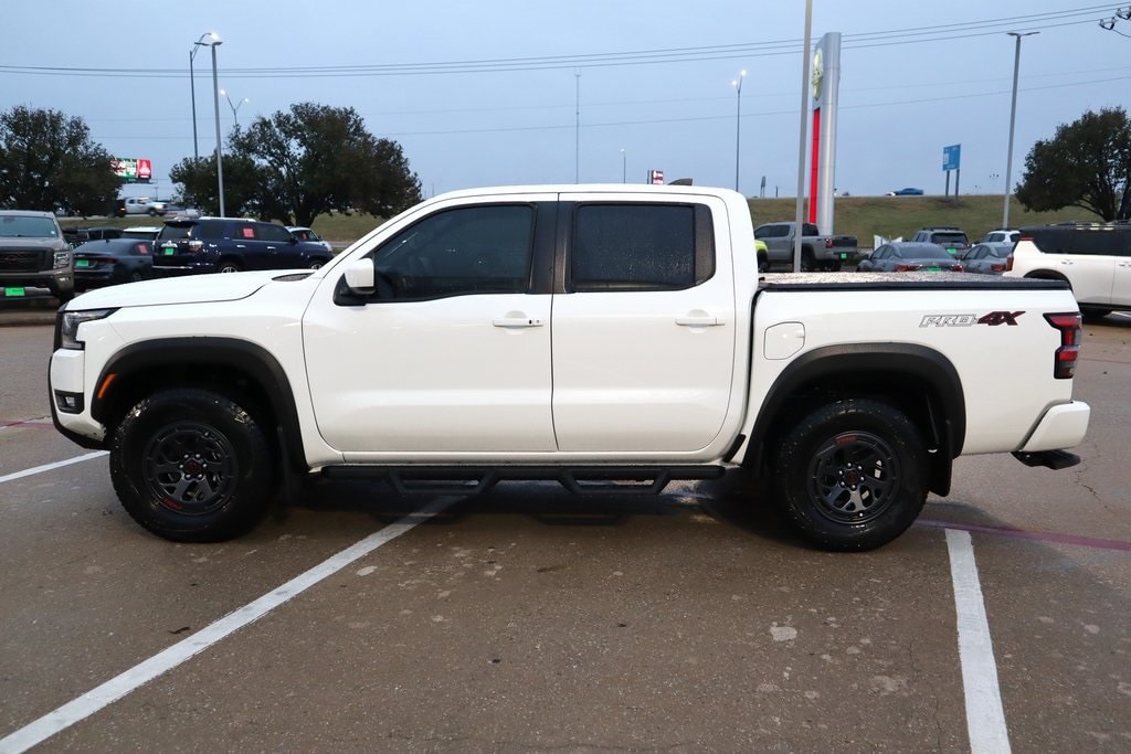 2026 Nissan Frontier PRO-4X photo 2