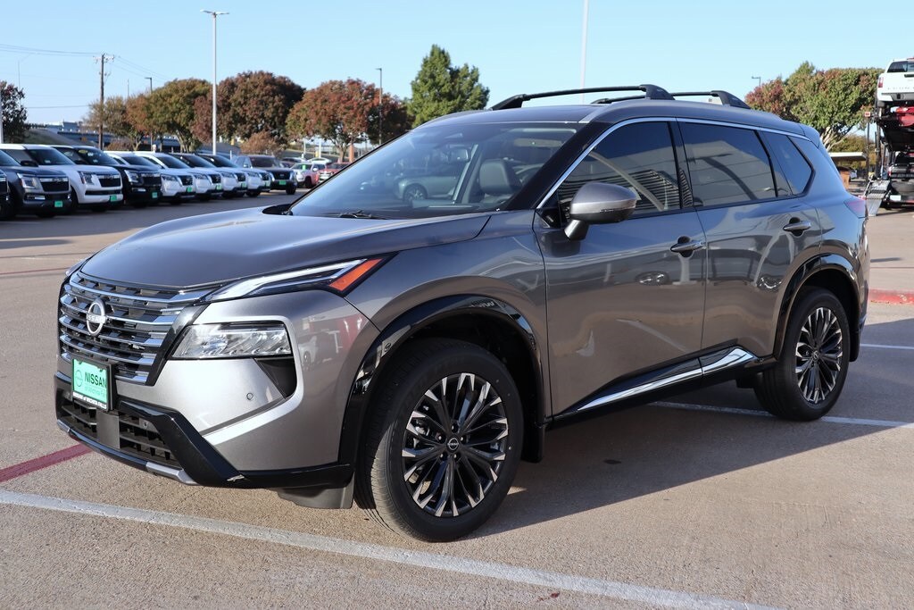 2026 Nissan Rogue Platinum photo 2