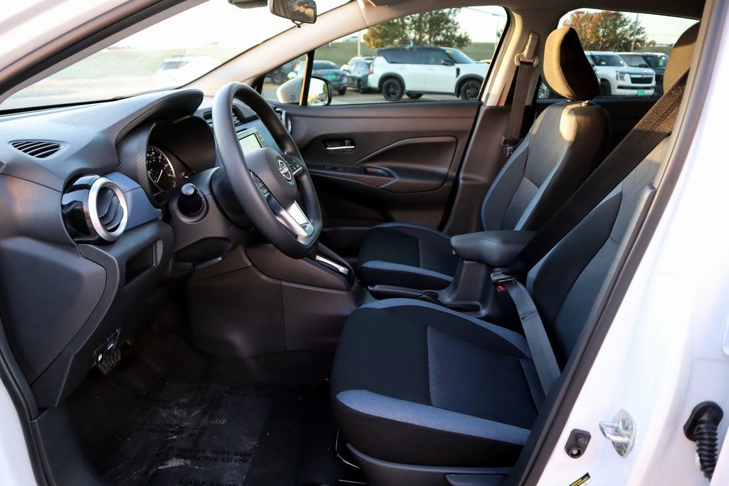 2025 Nissan Versa Sedan SV - Photo 14