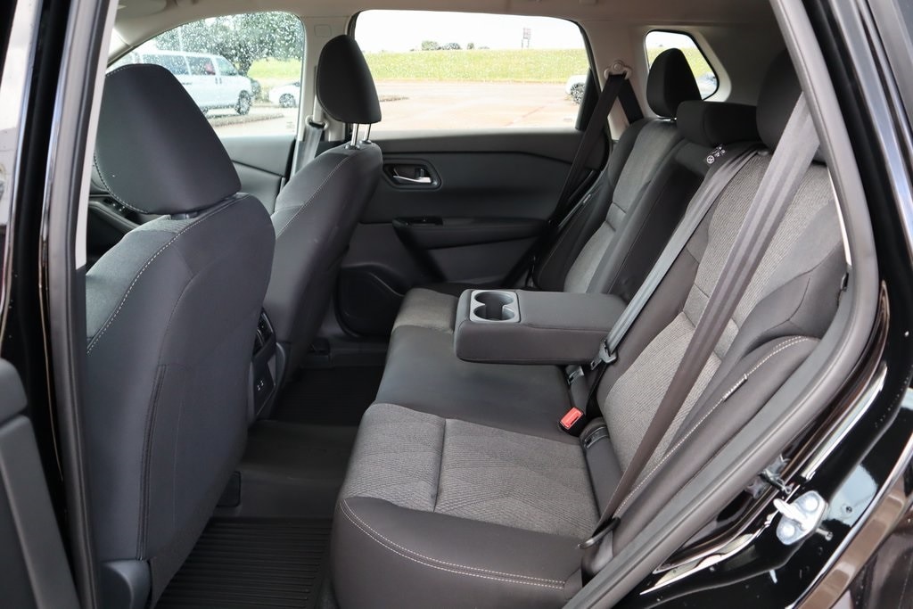 2026 Nissan Rogue SV photo 4