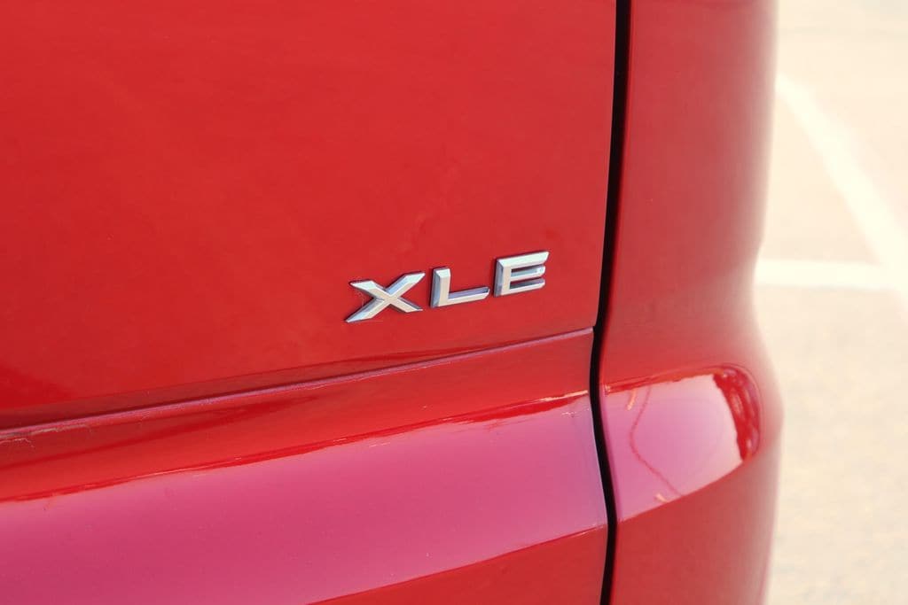 2025 Toyota Crown Signia XLE - Photo 8
