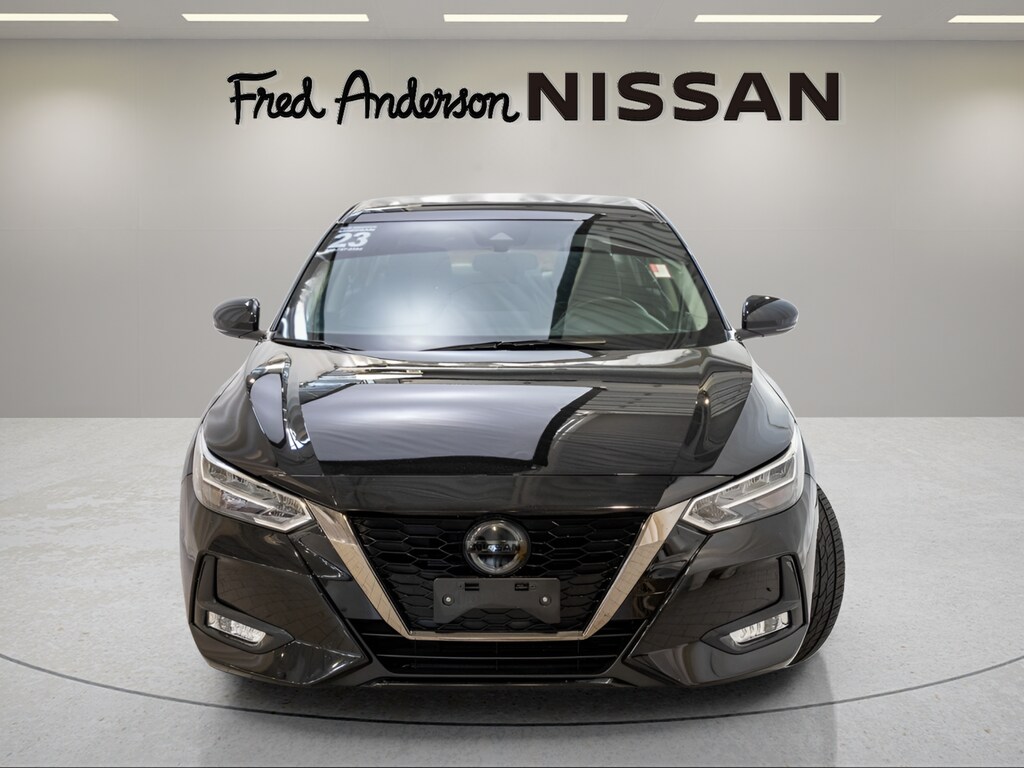 2023 Nissan Sentra SR photo 3