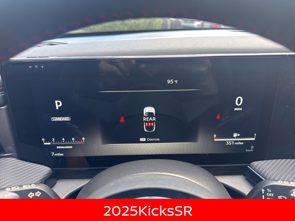 2025 Nissan Kicks SR photo 4
