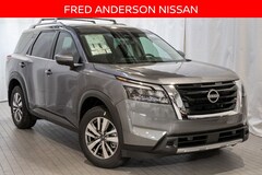 2025 Nissan Pathfinder SL SUV