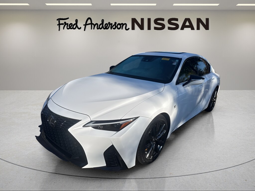 2023 Lexus IS 350 F SPORT photo 3