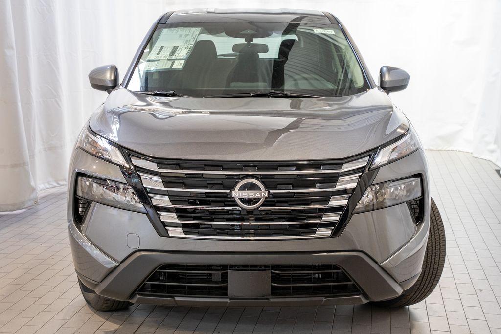 2026 Nissan Rogue SV photo 2