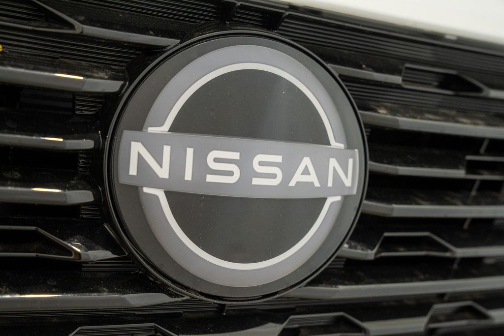 2025 Nissan Sentra SV photo 3