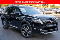 2025 Nissan Pathfinder Platinum SUV