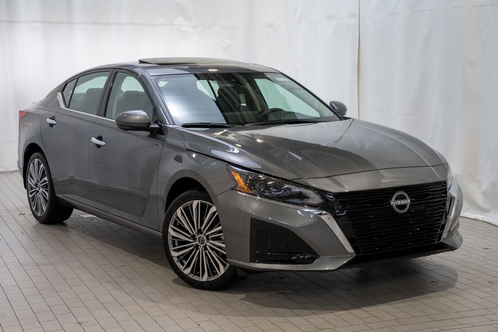 2025 Nissan Altima SL's photo