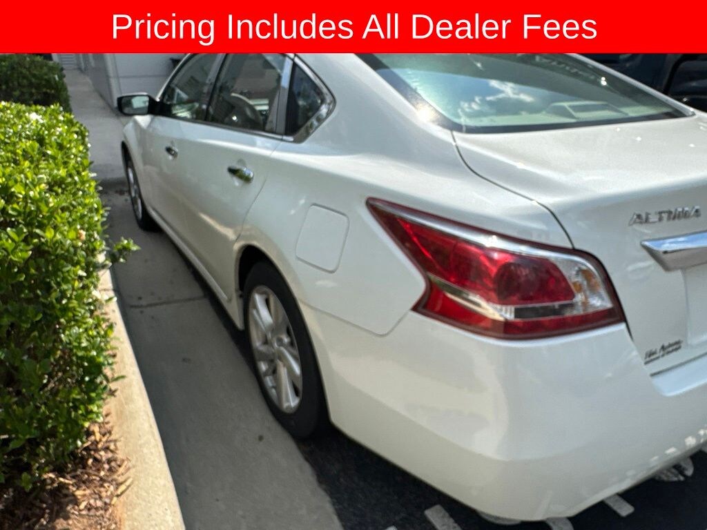 Used 2013 Nissan Altima 2.5 SV Sedan