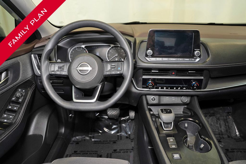 2023 Nissan Rogue SV photo 2