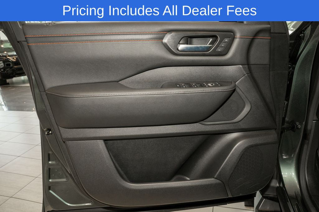 2026 Nissan Armada PRO-4X - Photo 7
