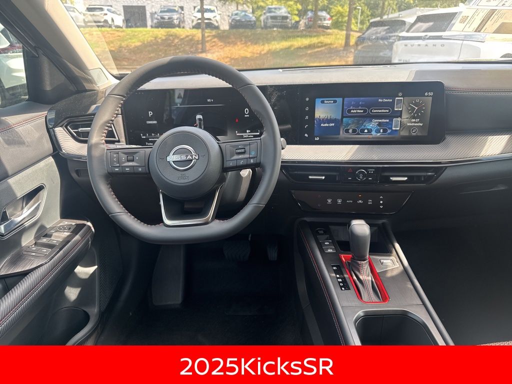 2025 Nissan Kicks SR photo 3