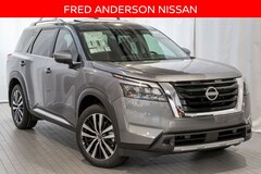 2025 Nissan Pathfinder Platinum SUV