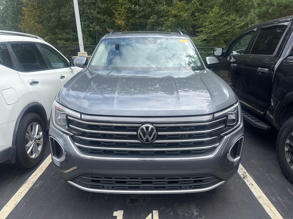 2024 Volkswagen Atlas SE Technology photo 2