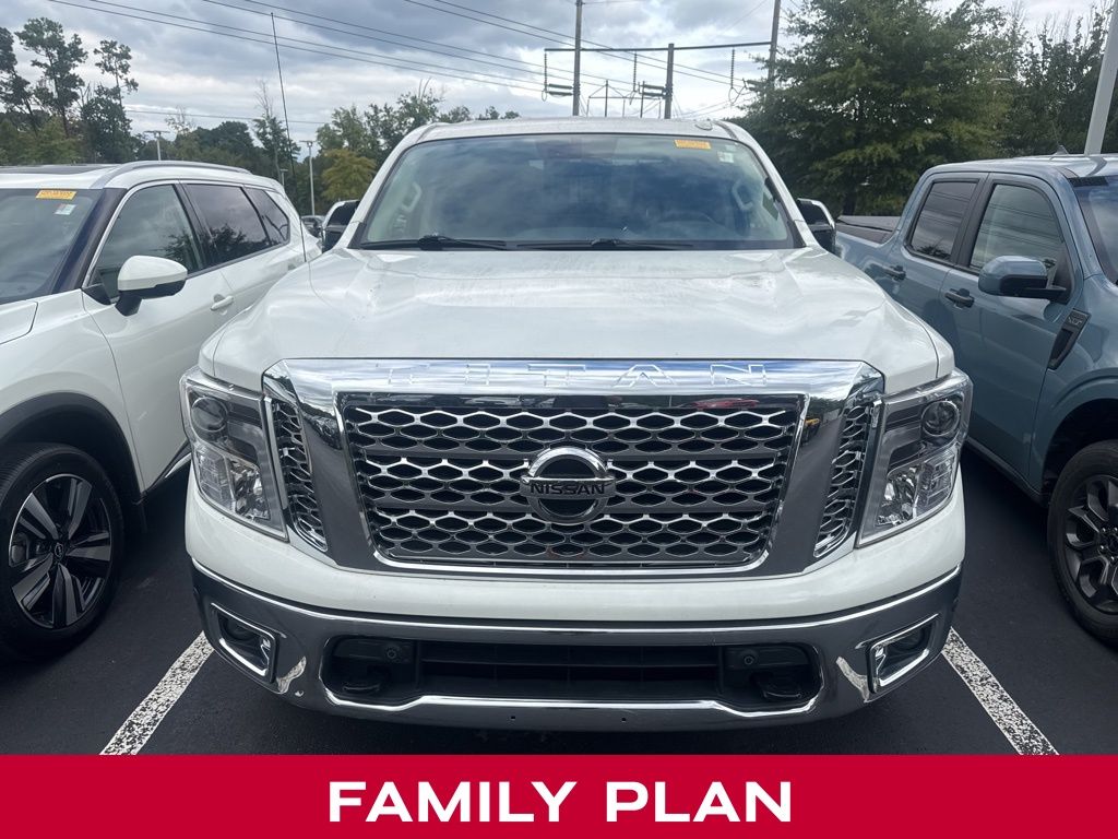 2019 Nissan Titan SL photo 2