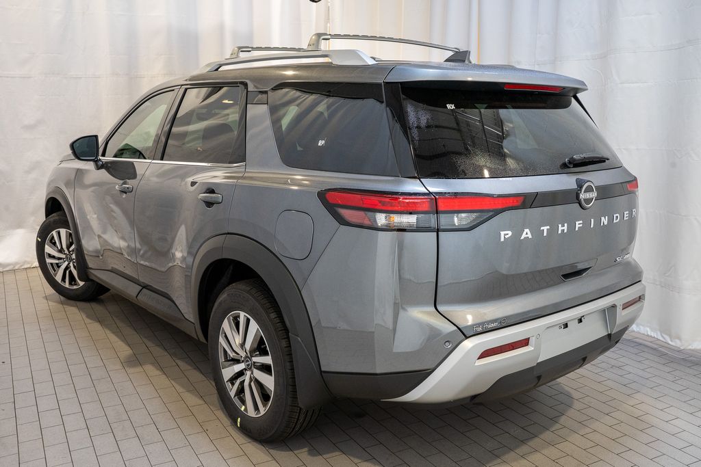 2025 Nissan Pathfinder SL photo 3