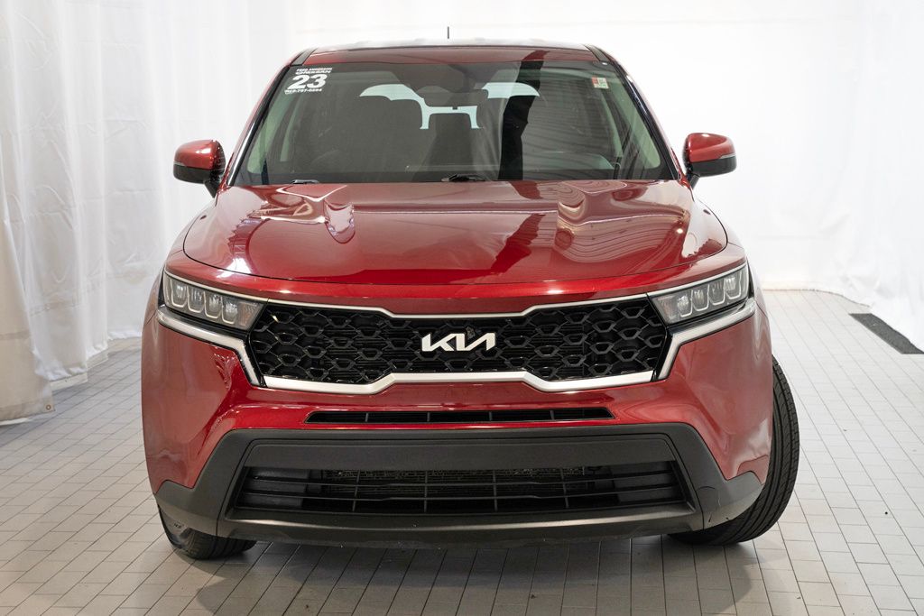 2023 Kia Sorento LX photo 4
