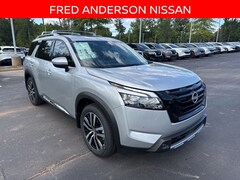 2025 Nissan Pathfinder Platinum SUV