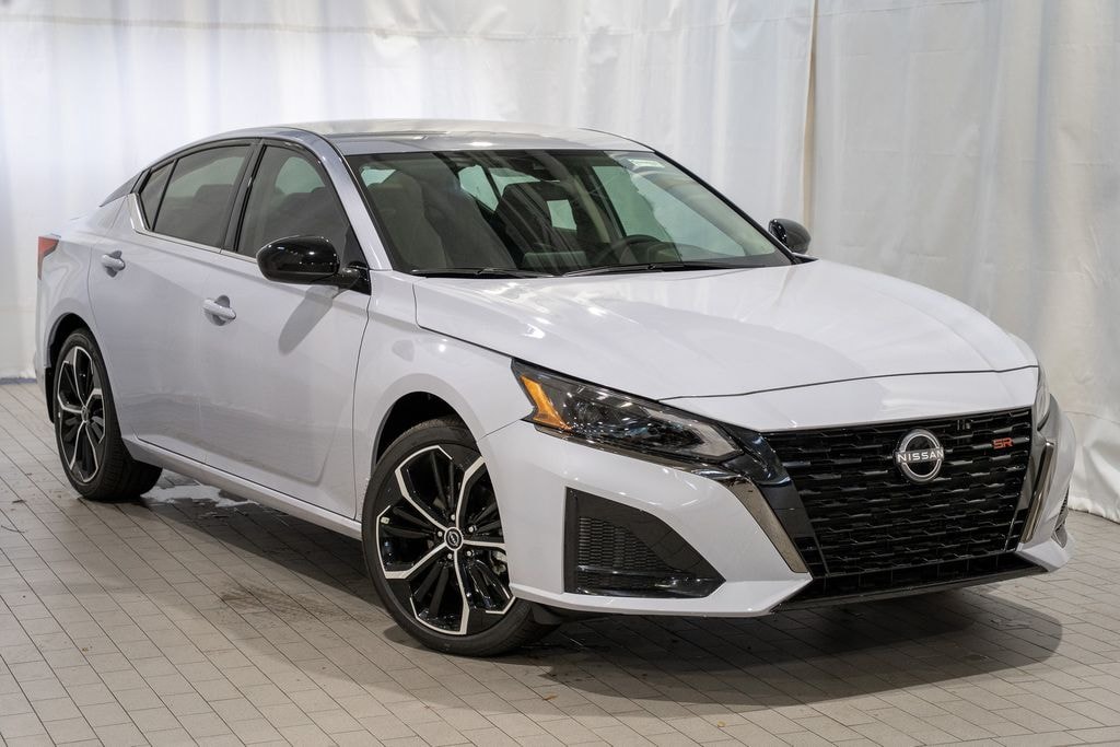 New 2025 Nissan Altima SR Sedan