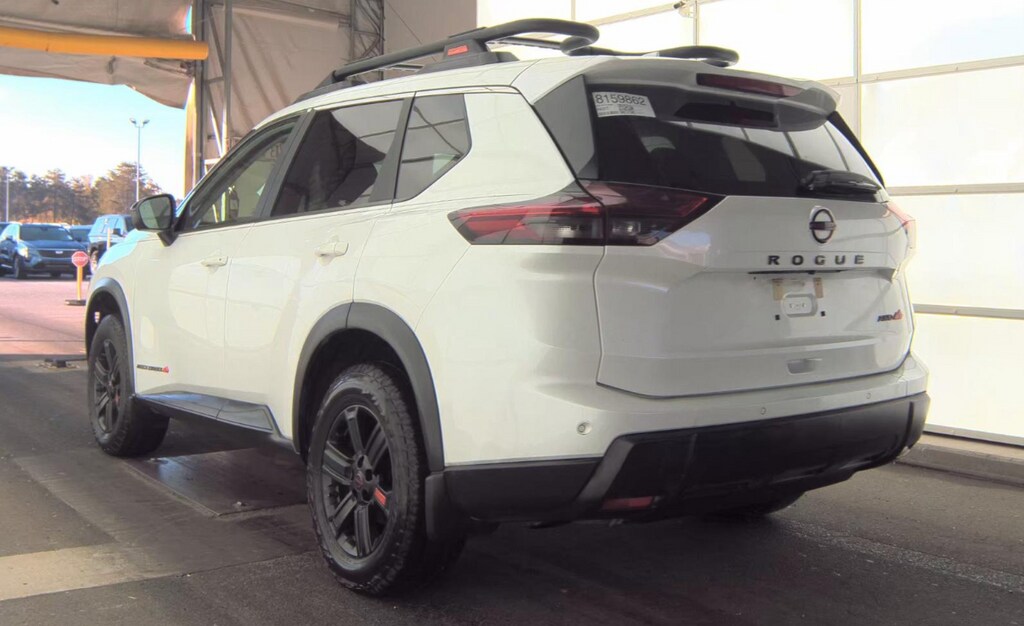 2025 Nissan Rogue SV photo 2