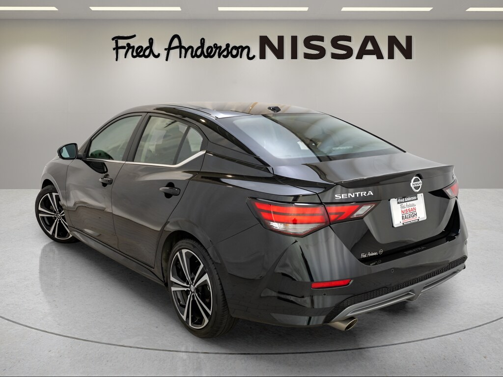 2023 Nissan Sentra SR photo 4