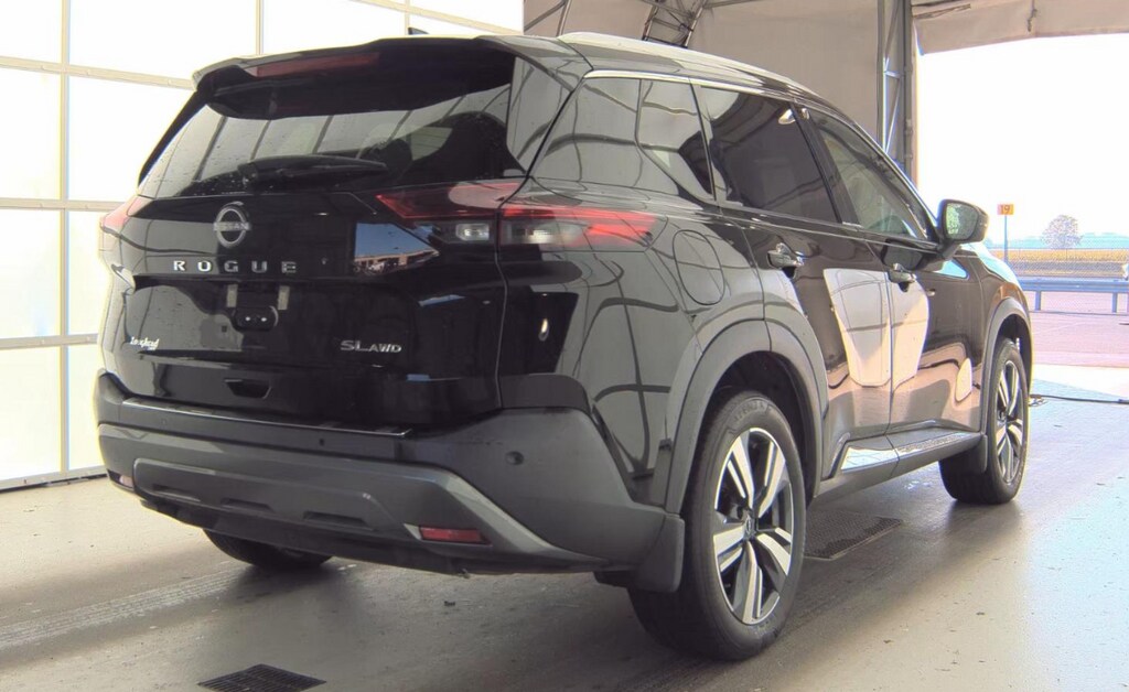 2023 Nissan Rogue SL photo 3