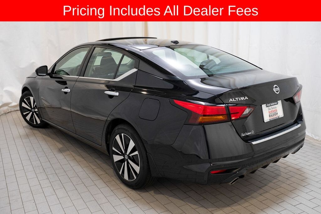 Used 2021 Nissan Altima 2.5 SV Sedan