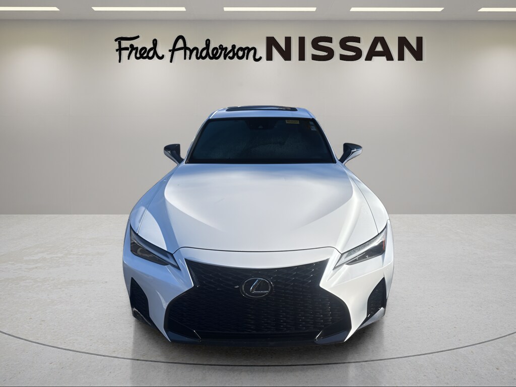 2023 Lexus IS 350 F SPORT photo 2