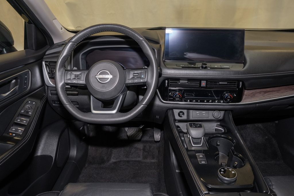 Used 2024 Nissan Rogue Platinum SUV