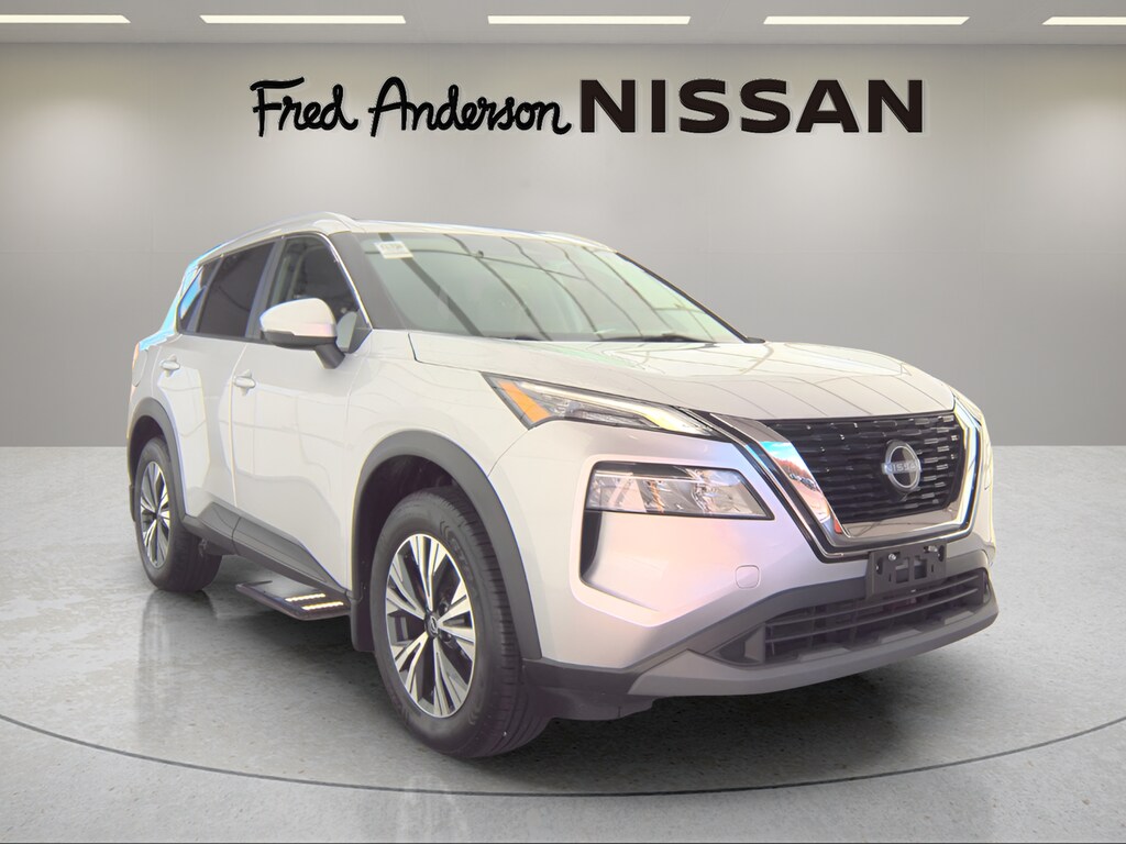 2022 Nissan Rogue SV photo 2