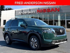 2025 Nissan Pathfinder SL SUV