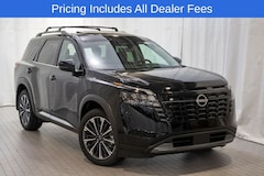2026 Nissan Pathfinder Platinum SUV