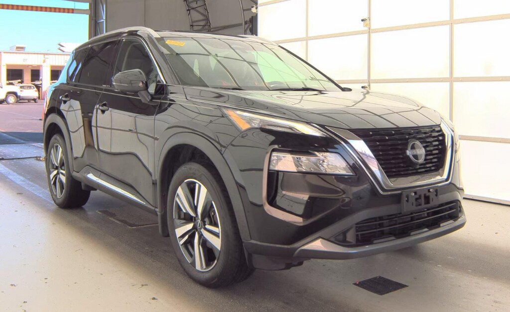 2023 Nissan Rogue SL photo 2