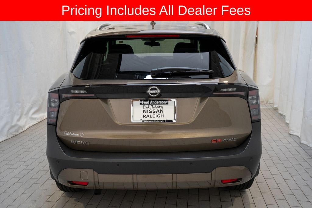 Used 2025 Nissan Kicks SR SUV