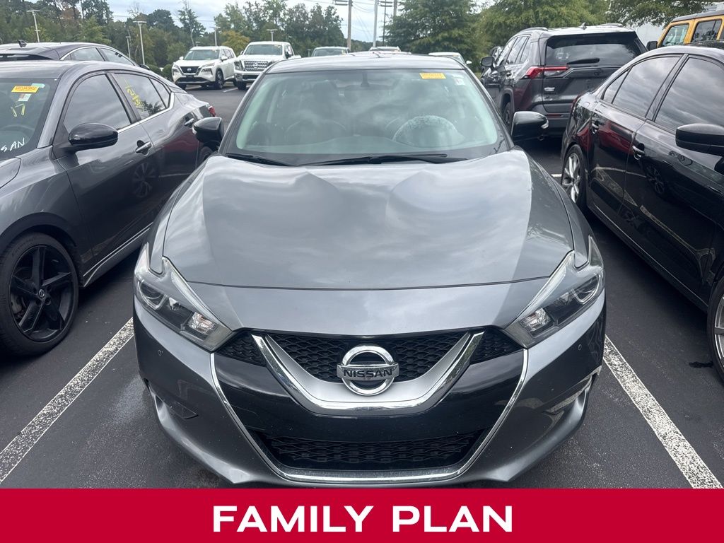 2017 Nissan Maxima SV photo 2