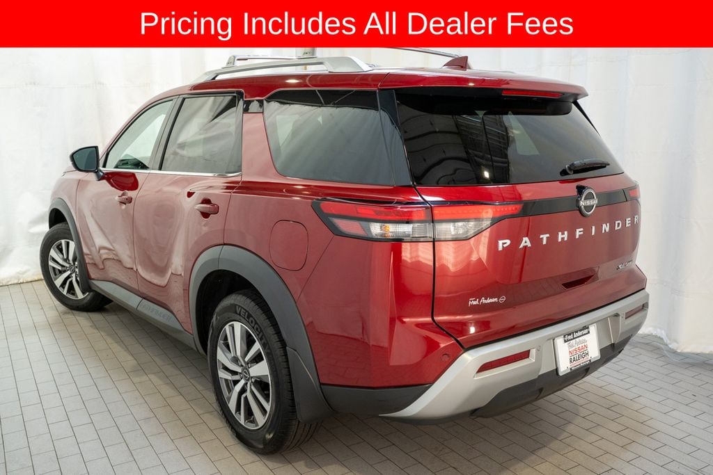 Used 2023 Nissan Pathfinder SL SUV