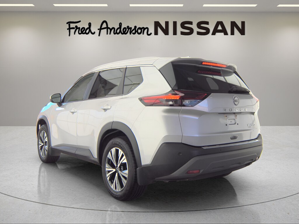 2022 Nissan Rogue SV photo 4