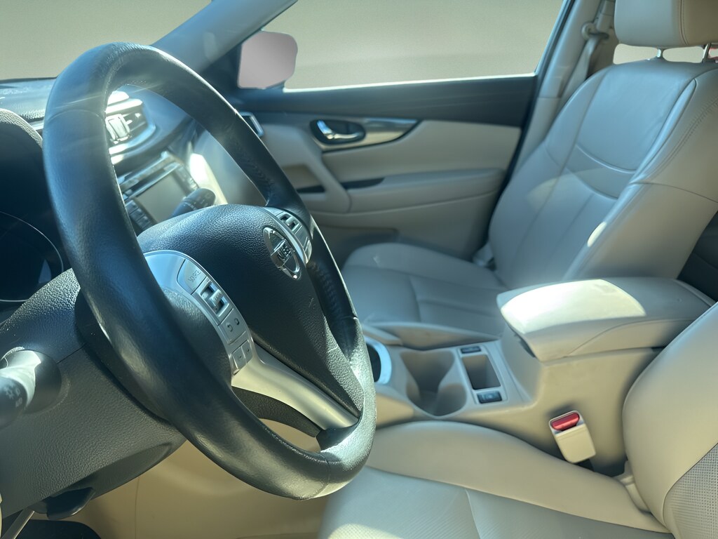 2016 Nissan Rogue SL photo 4